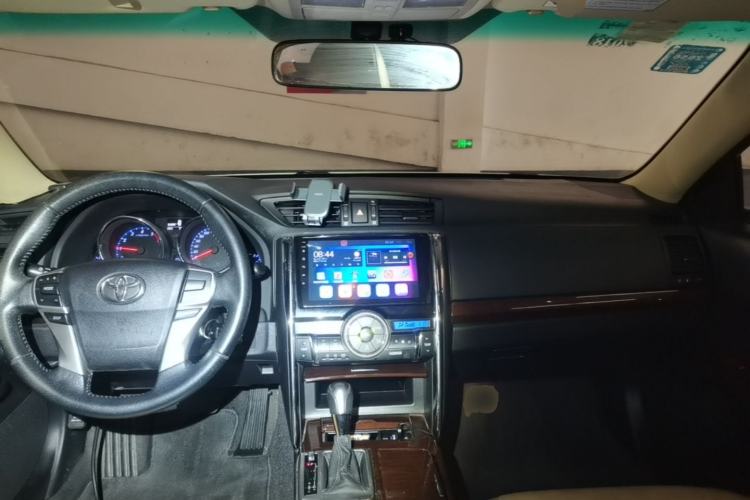 Used Toyota Reiz 2013 2.5V Elite Edition Center Console
