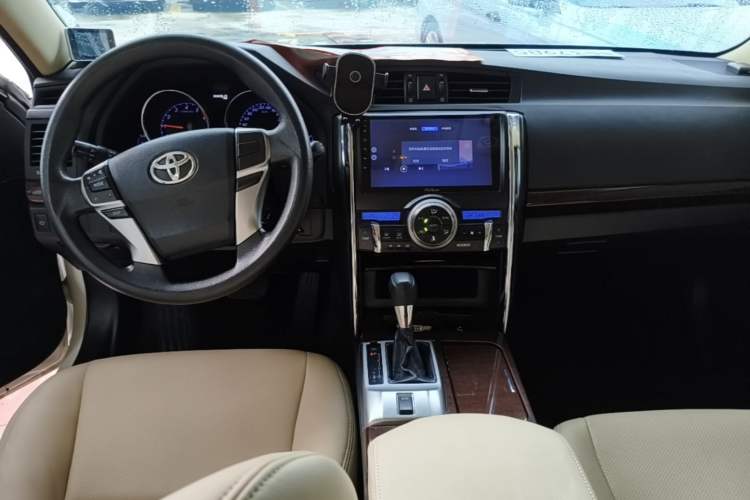 Used Toyota Reiz 2013 2.5S Elite Edition Center Console