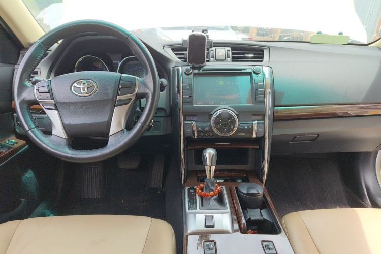 Used Toyota Reiz 2013 2.5V Elite Edition Center Console