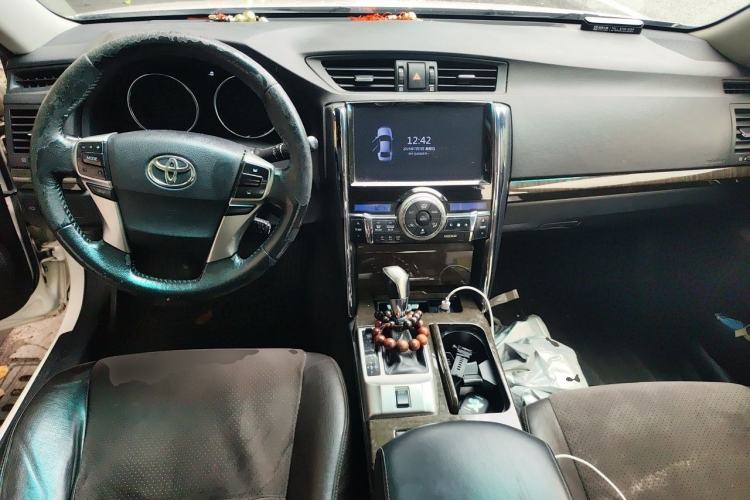Used Toyota Reiz 2013 2.5V Shangrui Edition Center Console