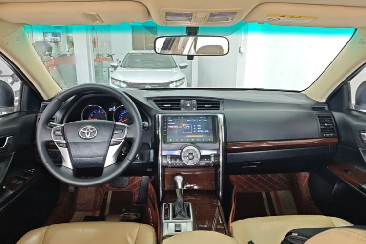 Used Toyota Reiz 2013 2.5V Elite Edition Center Console