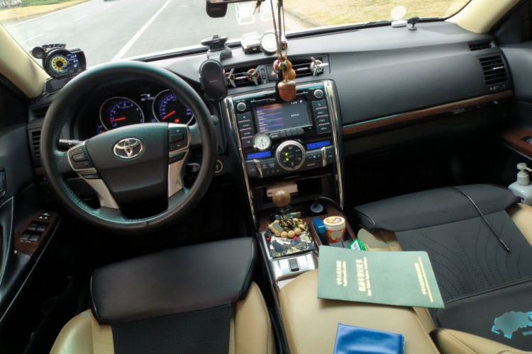 Used Toyota Reiz 2013 2.5V Shangrui Edition Center Console
