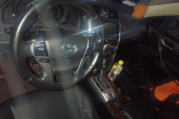 Used Toyota Reiz 2013 2.5V Shangrui Edition Center Console