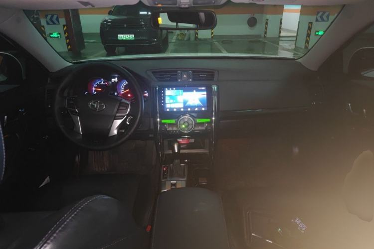 Used Toyota Reiz 2013 2.5V Elite Edition Center Console