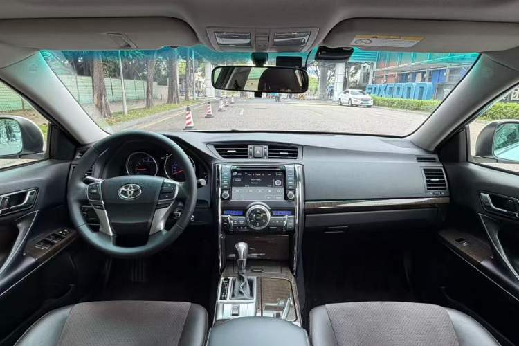 Used Toyota Reiz 2013 2.5V Shangrui Edition Center Console