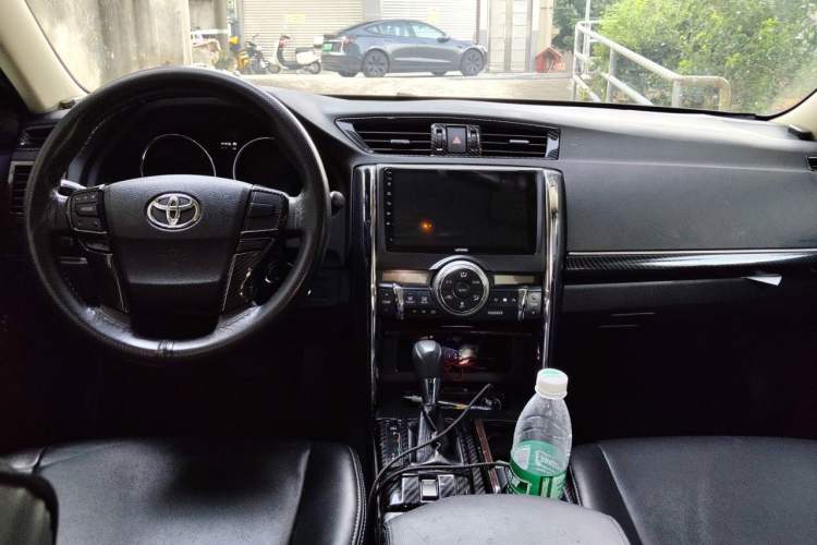 Used Toyota Reiz 2013 2.5V Shangrui Edition Center Console