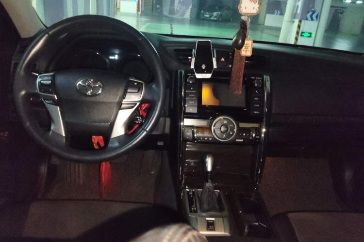 Used Toyota Reiz 2013 2.5V Shangrui Edition Center Console