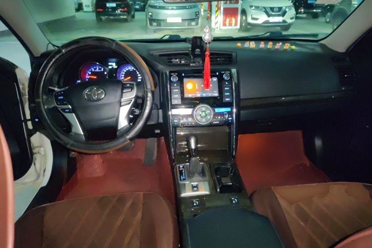 Used Toyota Reiz 2013 2.5V Shangrui Edition Center Console