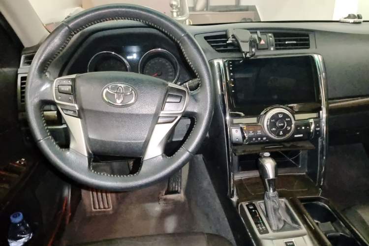 Used Toyota Reiz 2013 2.5V Elite Edition Center Console
