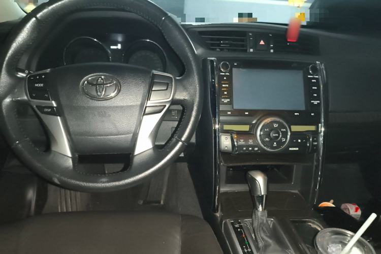 Used Toyota Reiz 2013 2.5V Elite Edition Center Console