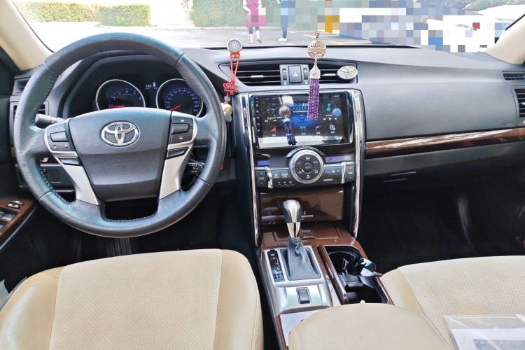 Used Toyota Reiz 2013 2.5V Shangrui Navigation Edition Center Console