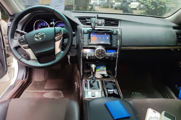 Used Toyota Reiz 2013 2.5V Shangrui Edition Center Console