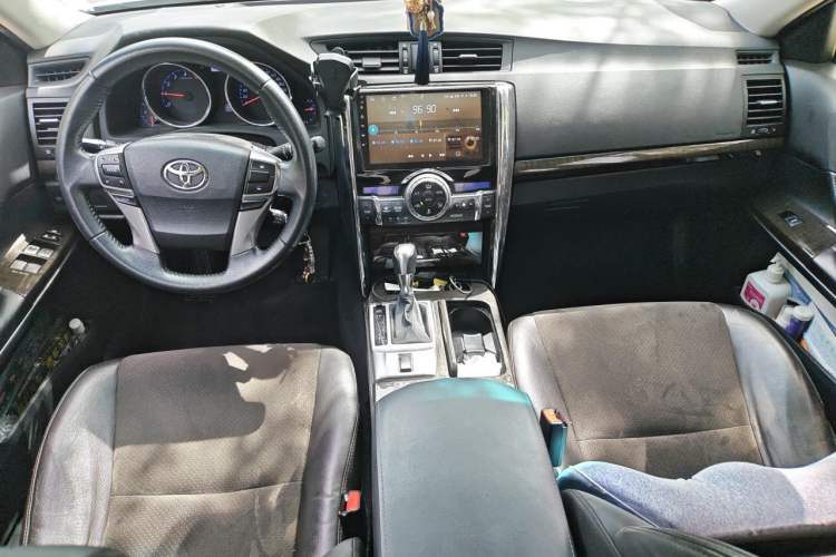 Used Toyota Reiz 2013 2.5V Shangrui Edition Center Console