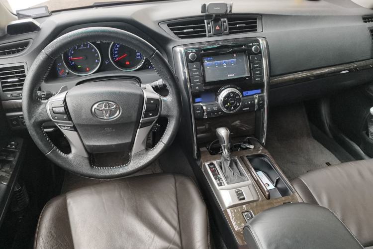 Used Toyota Reiz 2013 2.5V Supreme Edition Center Console