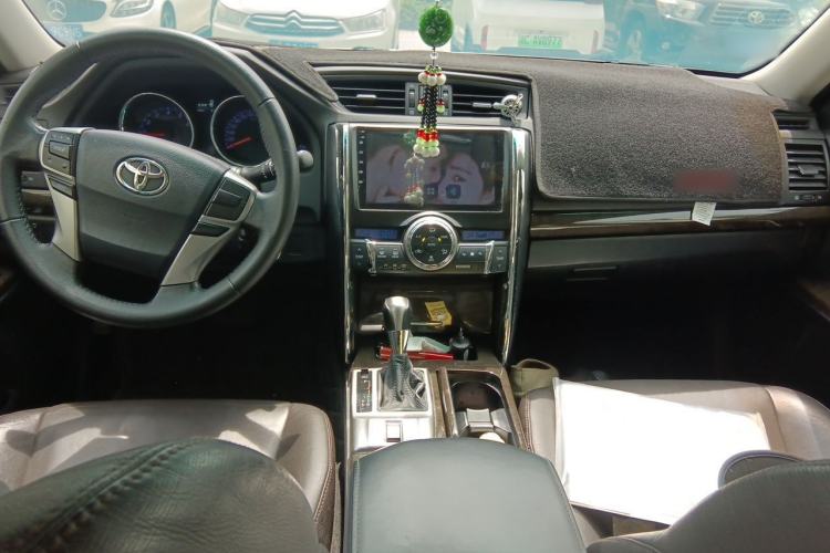 Used Toyota Reiz 2013 2.5V Elite Edition Center Console