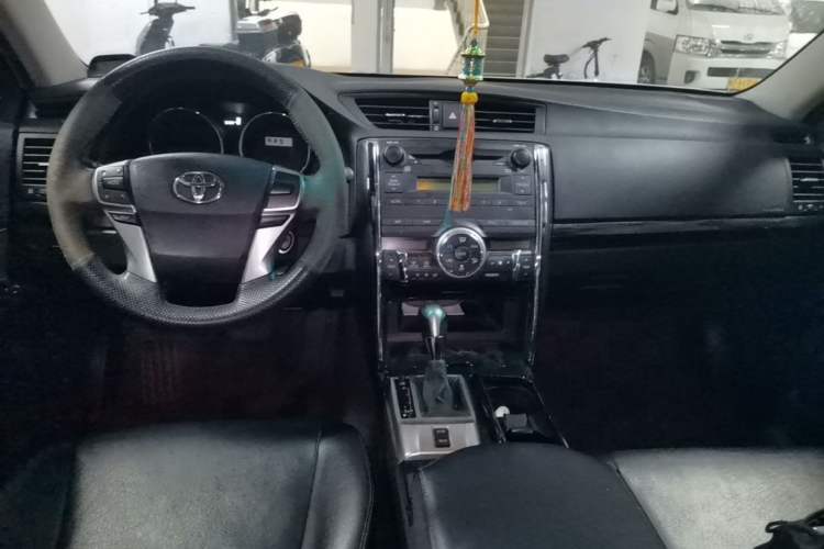 Used Toyota Reiz 2013 2.5V Elite Edition Center Console