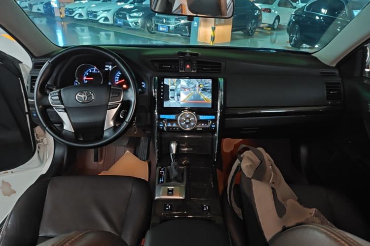 Used Toyota Reiz 2013 2.5V Elite Edition Center Console