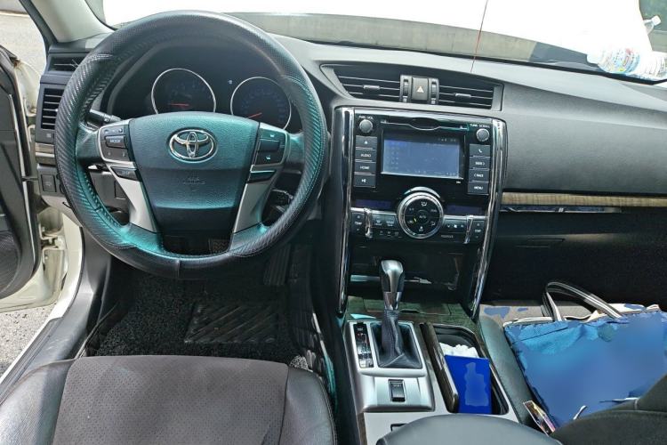 Used Toyota Reiz 2013 2.5V Shangrui Edition Center Console