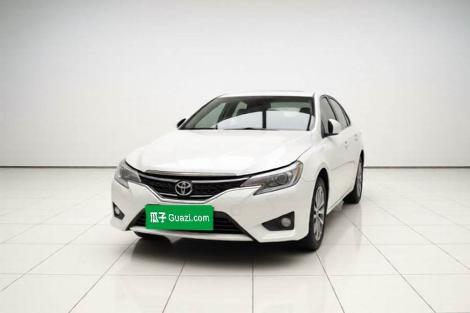 Toyota Reiz 2013