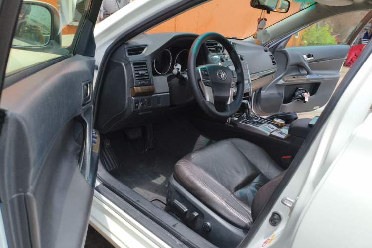 Used Toyota Reiz 2013 2.5V Elite Edition Driver Seat