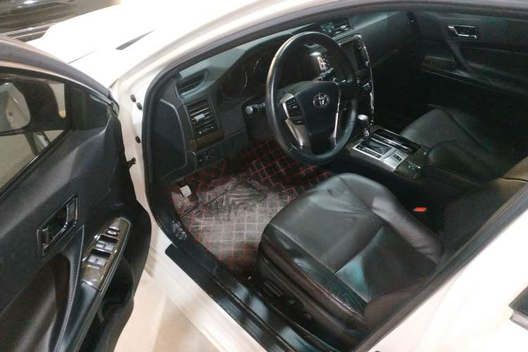 Used Toyota Reiz 2013 2.5V Elite Edition Driver Seat