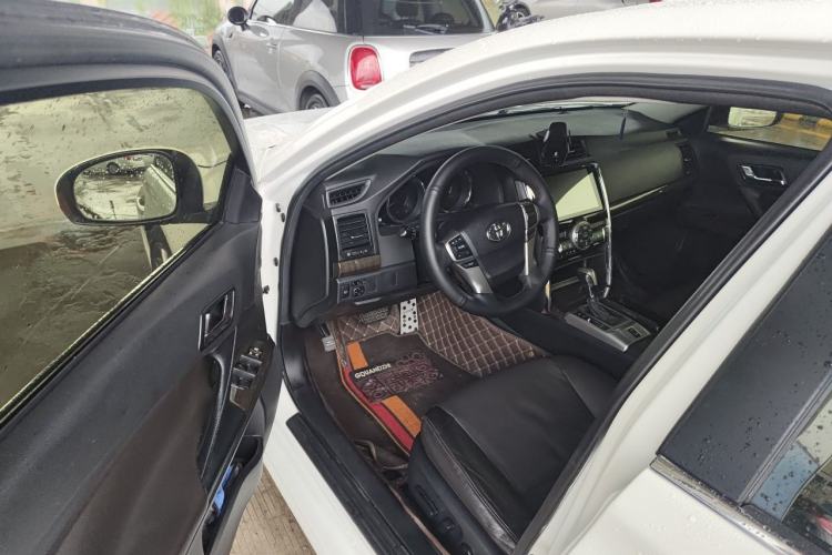 Used Toyota Reiz 2013 2.5V Elite Edition Driver Seat