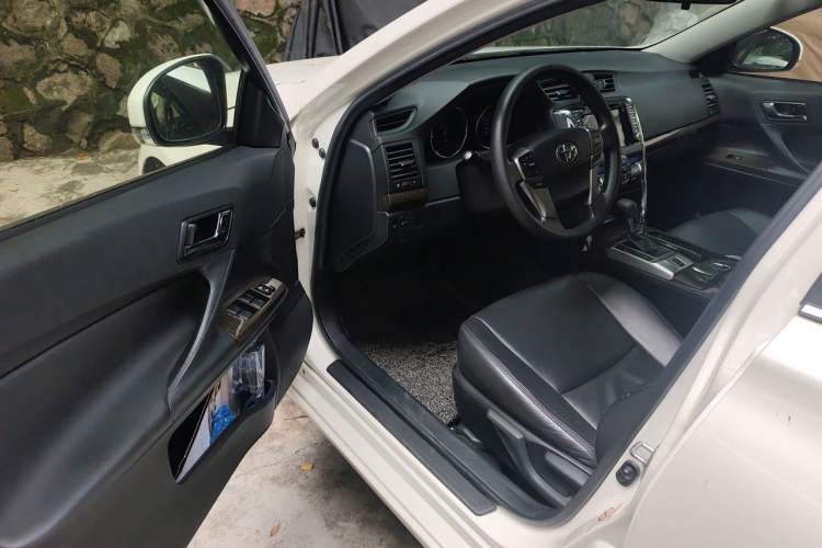 Used Toyota Reiz 2013 2.5S Elite Edition Driver Seat