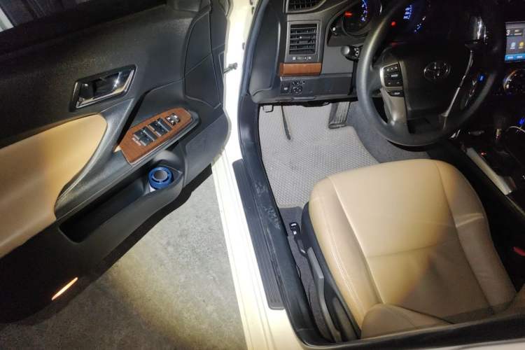 Used Toyota Reiz 2013 2.5S Elite Edition Driver Seat