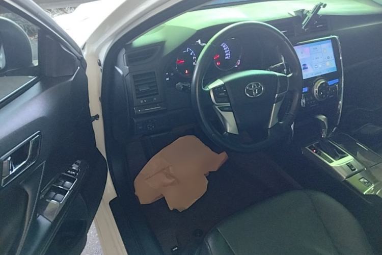 Used Toyota Reiz 2013 2.5V Elite Edition Driver Seat