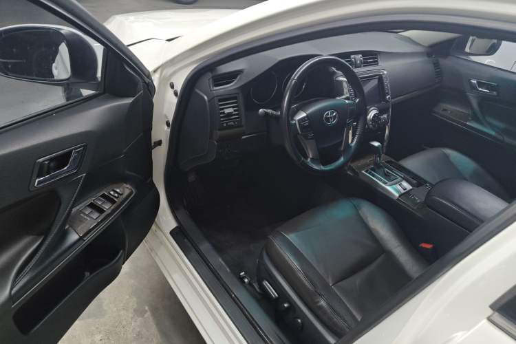 Used Toyota Reiz 2013 2.5V Elite Edition Driver Seat