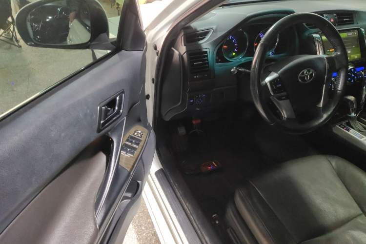 Used Toyota Reiz 2013 2.5V Elite Edition Driver Seat