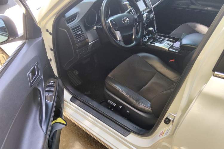 Used Toyota Reiz 2013 2.5V Shangrui Navigation Edition Driver Seat