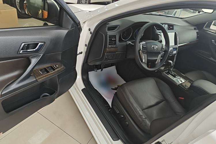 Used Toyota Reiz 2013 2.5V Elite Edition Driver Seat