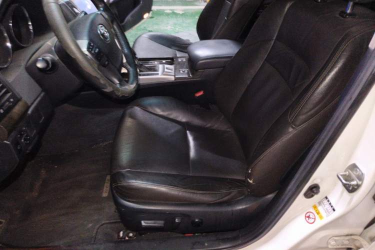 Used Toyota Reiz 2013 2.5V Elite Edition Driver Seat