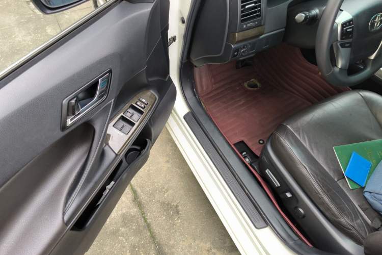 Used Toyota Reiz 2013 2.5V Elite Edition Driver Seat