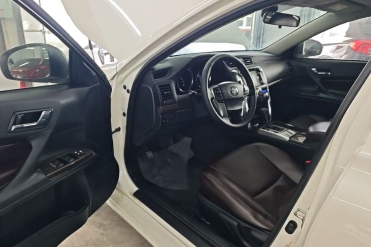 Used Toyota Reiz 2013 2.5S Elite Edition Driver Seat