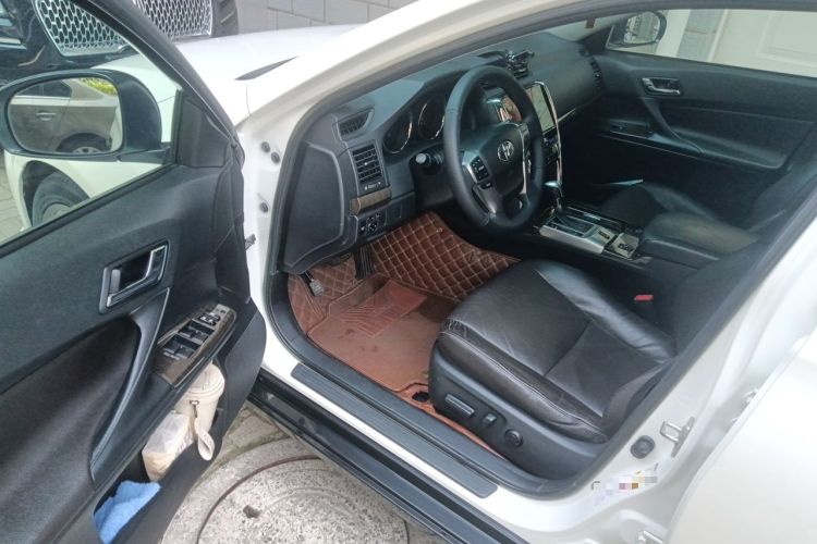 Used Toyota Reiz 2013 2.5V Elite Edition Driver Seat