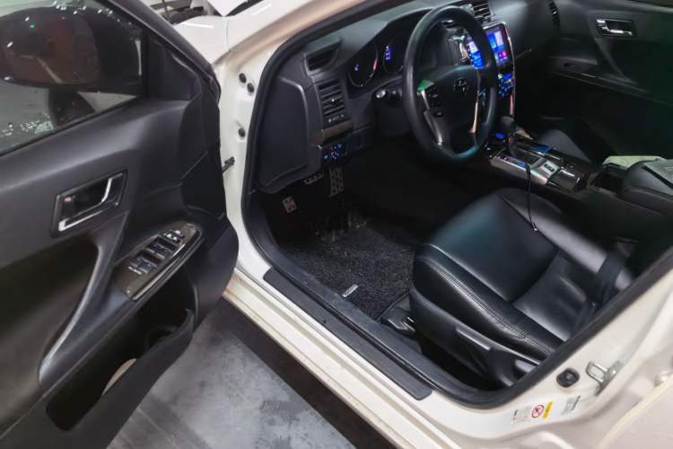 Used Toyota Reiz 2013 2.5S Elite Edition Driver Seat