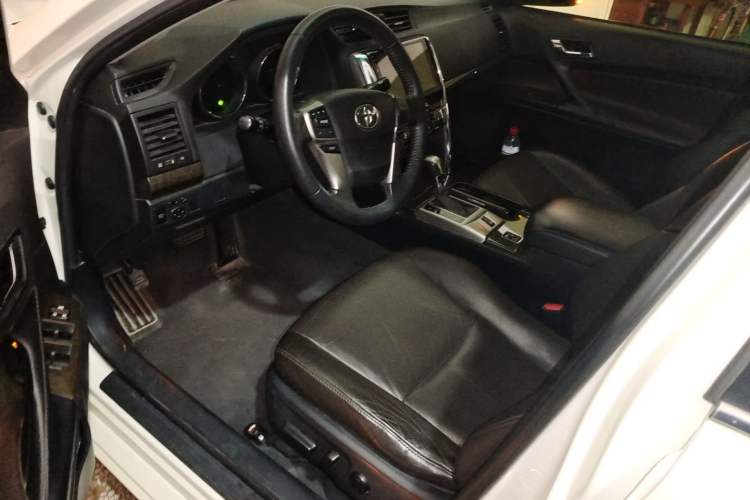 Used Toyota Reiz 2013 2.5V Elite Edition Driver Seat