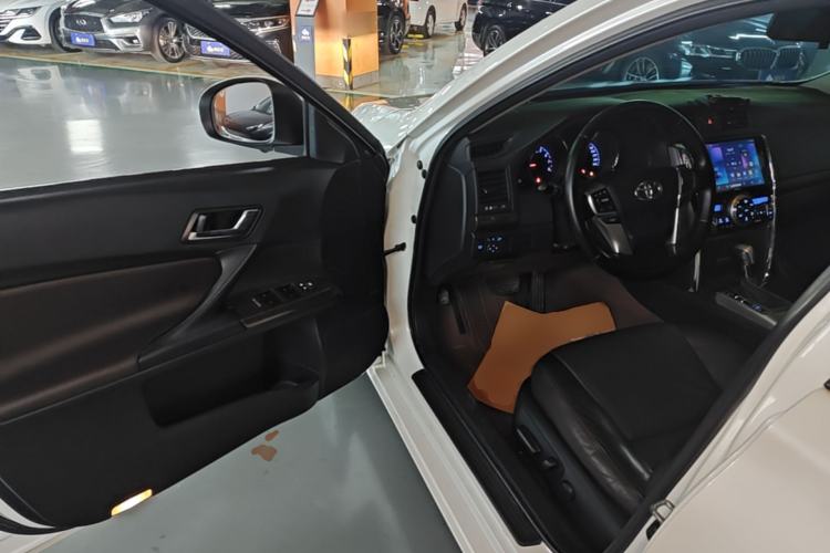 Used Toyota Reiz 2013 2.5V Elite Edition Driver Seat