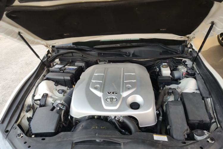 Used Toyota Reiz 2013 2.5S Elite Edition Engine Bay