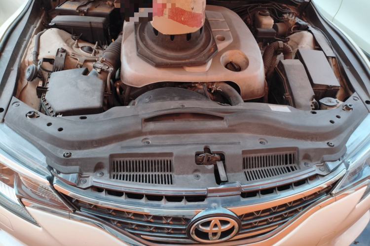 Used Toyota Reiz 2013 2.5V Elite Edition Engine Bay