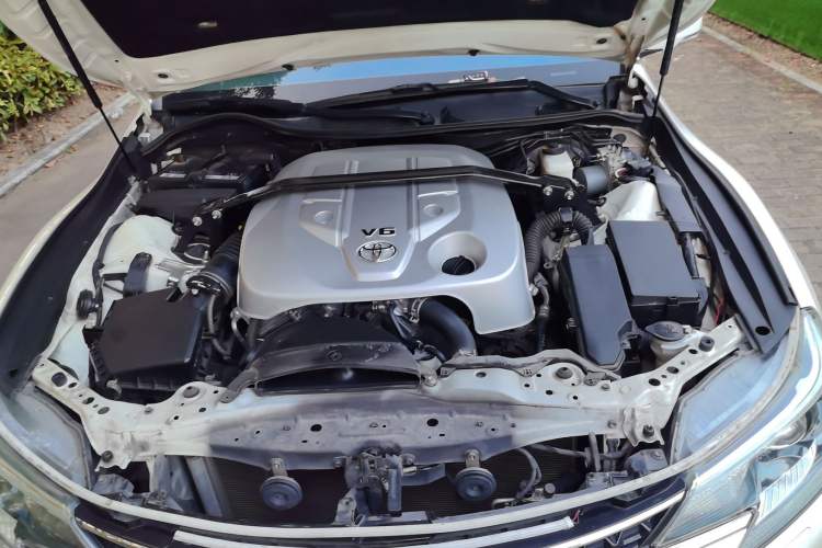 Used Toyota Reiz 2013 2.5V Shangrui Edition Engine Bay