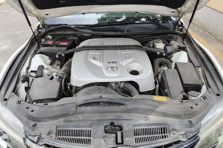 Used Toyota Reiz 2013 2.5V Shangrui Navigation Edition Engine Bay