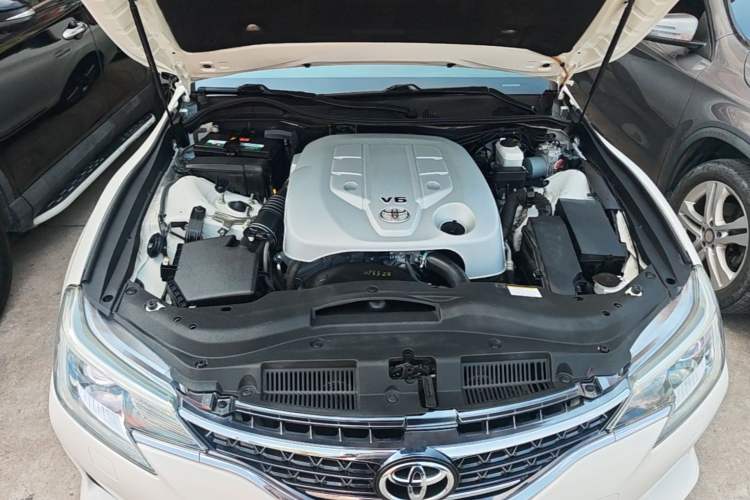 Used Toyota Reiz 2013 2.5V Shangrui Edition Engine Bay