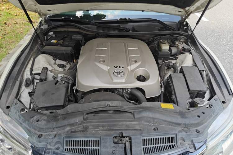 Used Toyota Reiz 2013 2.5V Shangrui Edition Engine Bay