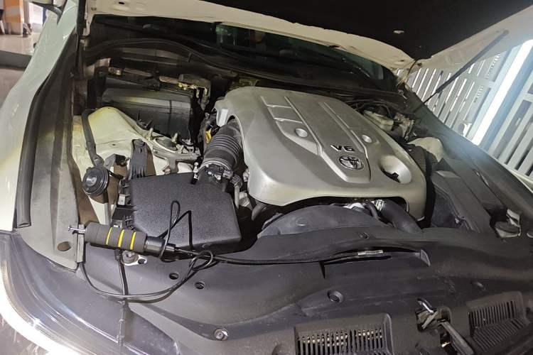 Used Toyota Reiz 2013 2.5V Shangrui Edition Engine Bay