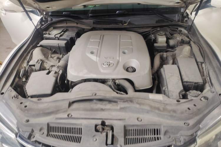 Used Toyota Reiz 2013 2.5S Elite Edition Engine Bay