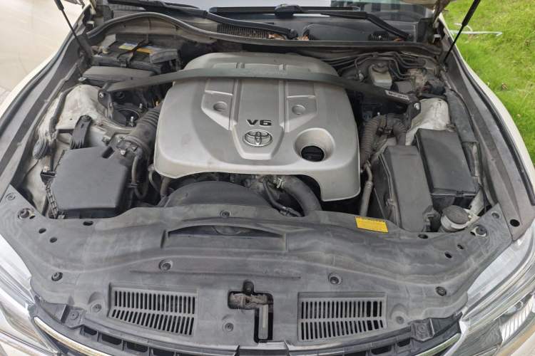 Used Toyota Reiz 2013 2.5V Shangrui Edition Engine Bay