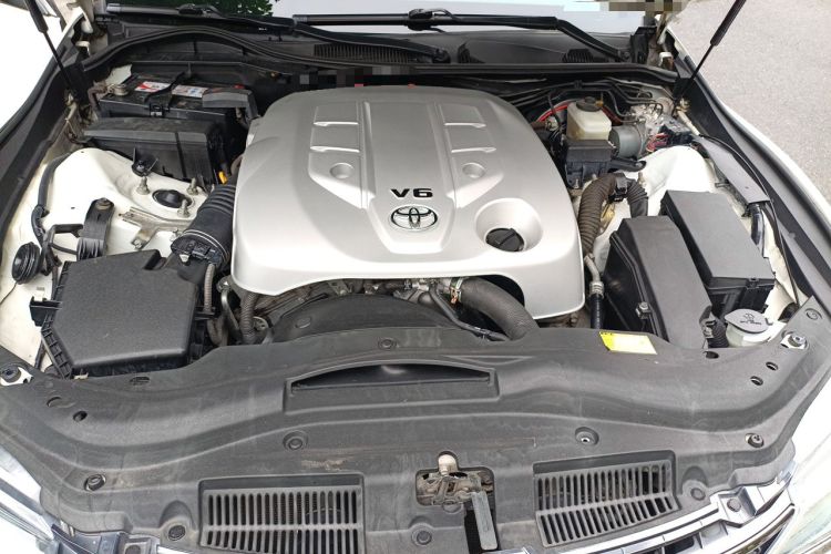 Used Toyota Reiz 2013 2.5S Elite Edition Engine Bay